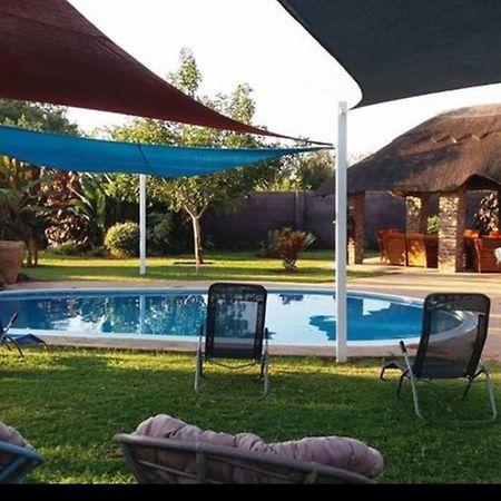 Room In Villa - Zambezi Family Lodge - Elephant Room 维多利亚瀑布 外观 照片